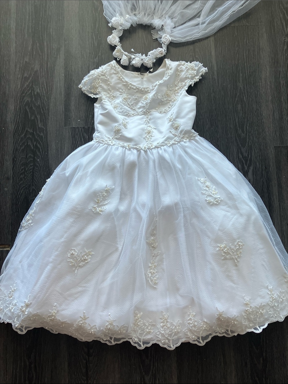 Vintage Y2K Children's White Embellished Satin & Chiffon Communion Dress w Veil